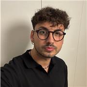 Laureato sia triennale che magistrale col massimo dei voti impartisce lezioni di lingua e letteratura latina e italiano